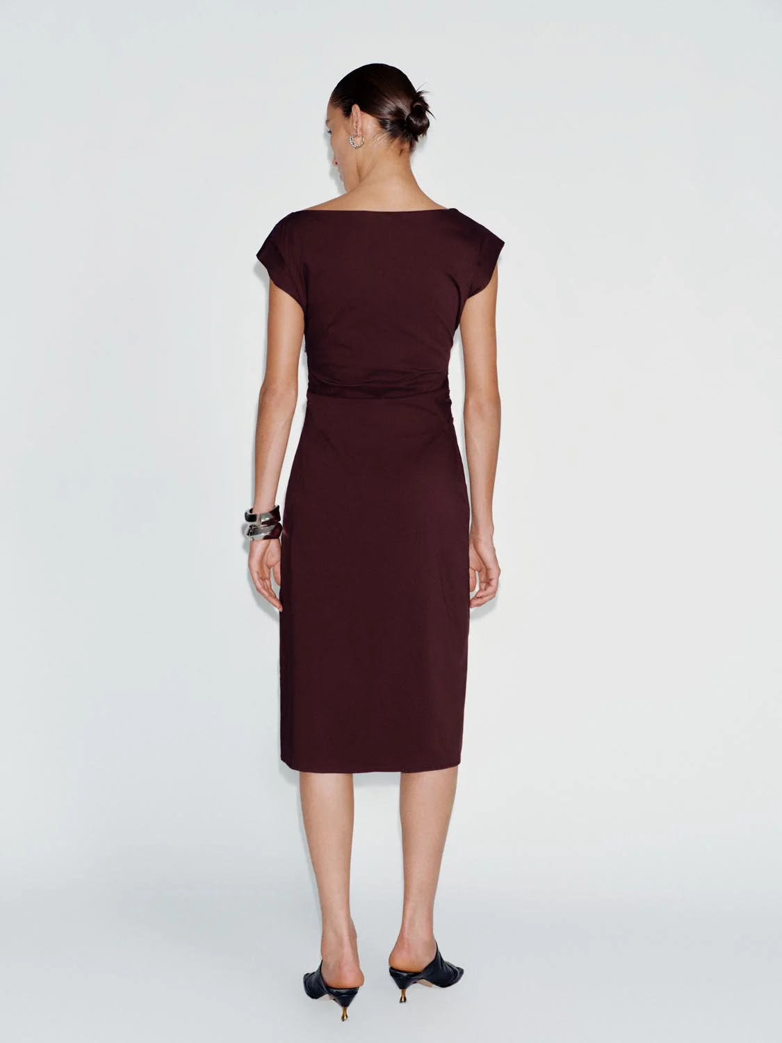 Asymmetric One Cape Shoulder Ruched Straight Midi Dresses - Image 6
