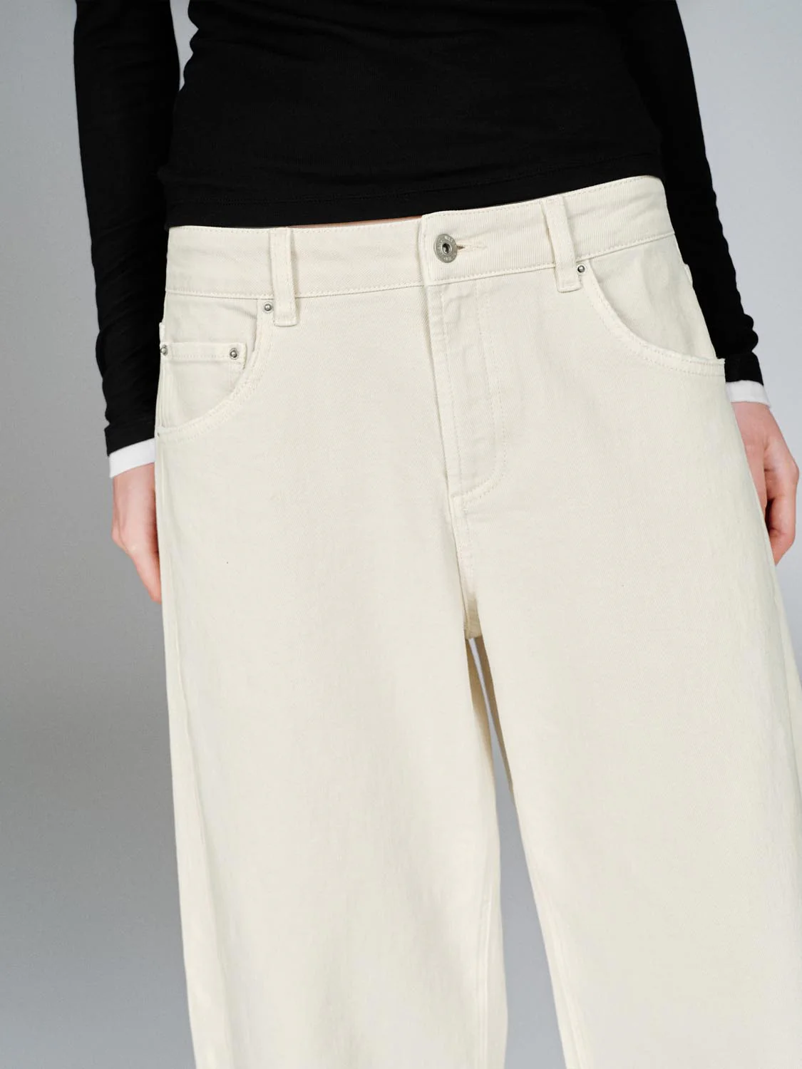 Barrel Leg Jeans - Image 5