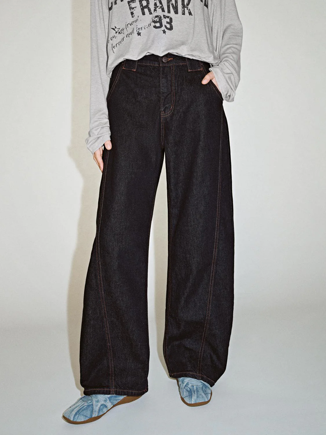 Barrel Leg Jeans - Image 4