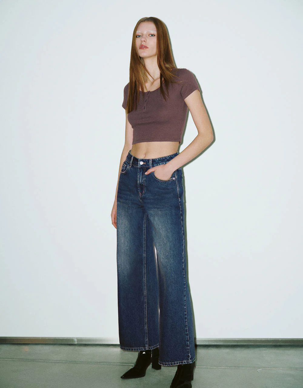 Basic Crew Neck T-Shirt - Image 16