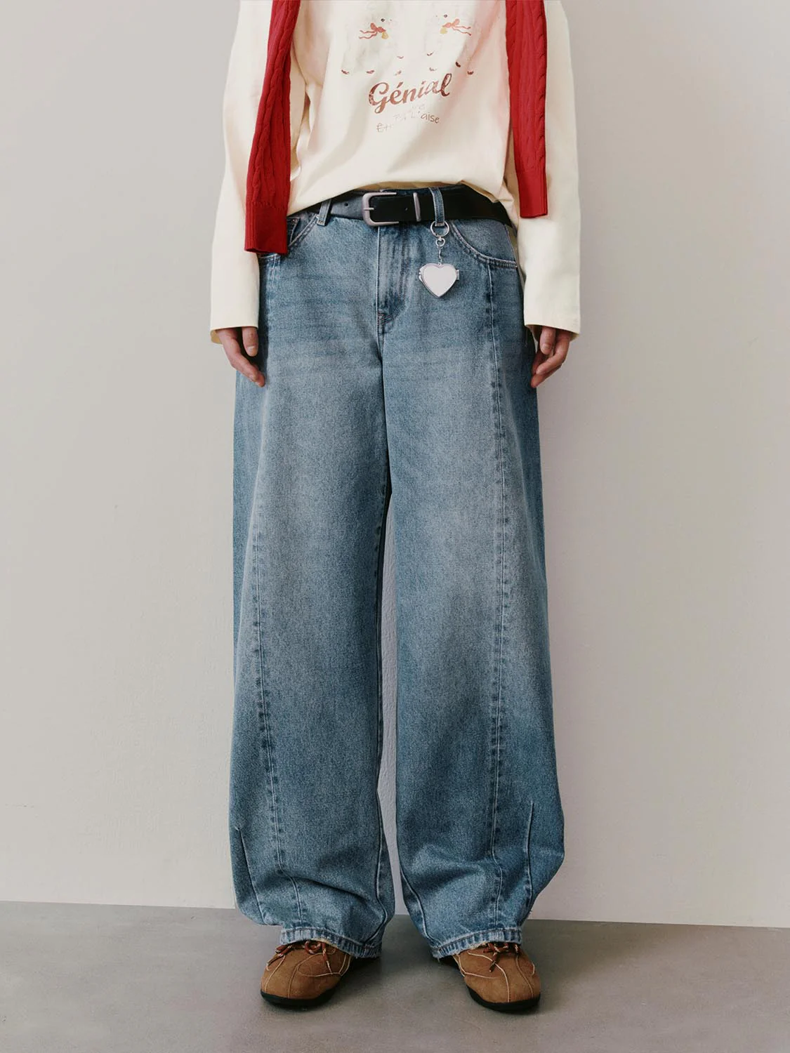 Belted Barrel Leg Jeans - Image 9