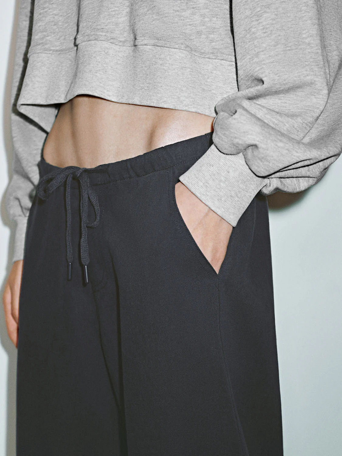 Bow Decor Carrot Fit Pants - Image 10