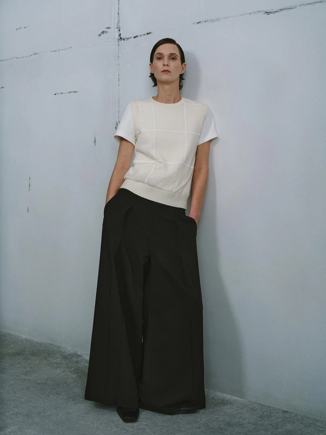 Contrast Check Sleeveless Knitted T-Shirts - Image 5
