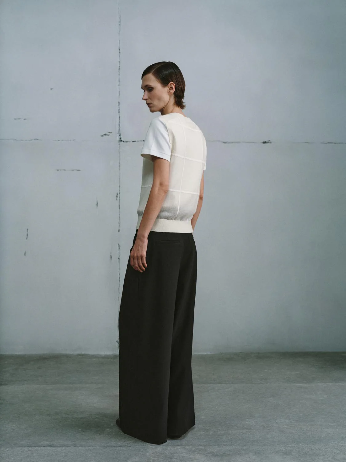 Contrast Check Sleeveless Knitted T-Shirts - Image 6