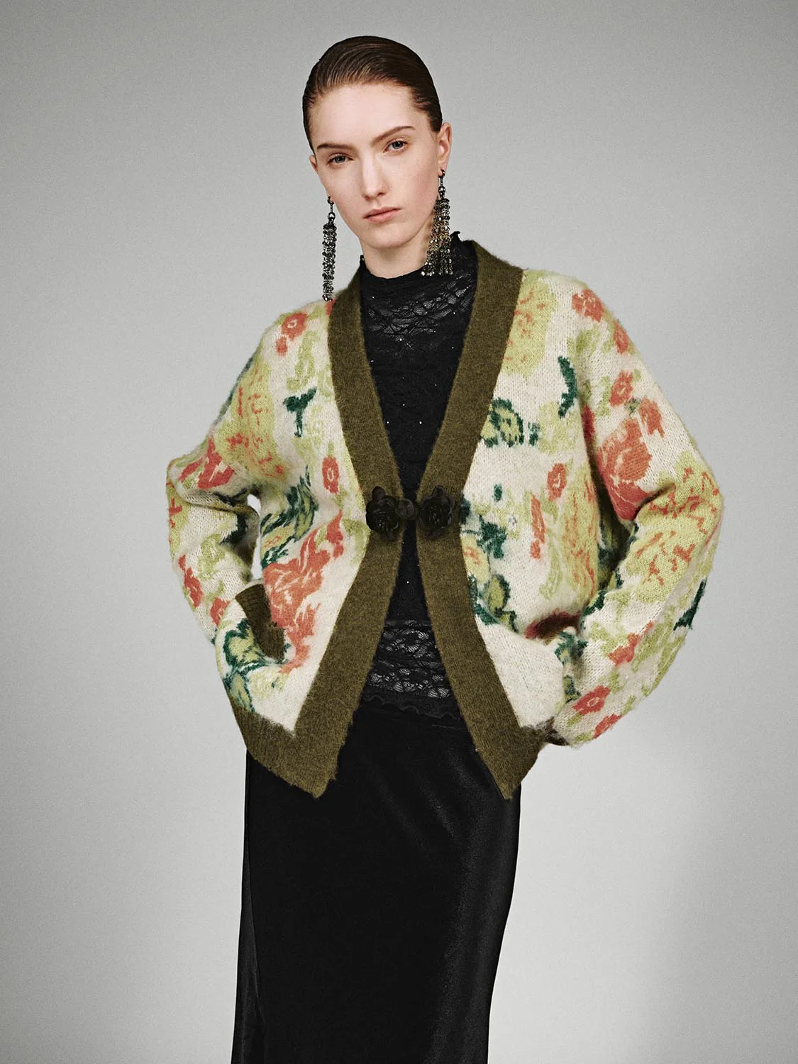 Contrast Trim Floral Intarsia V-Neck Knitted Cardigans