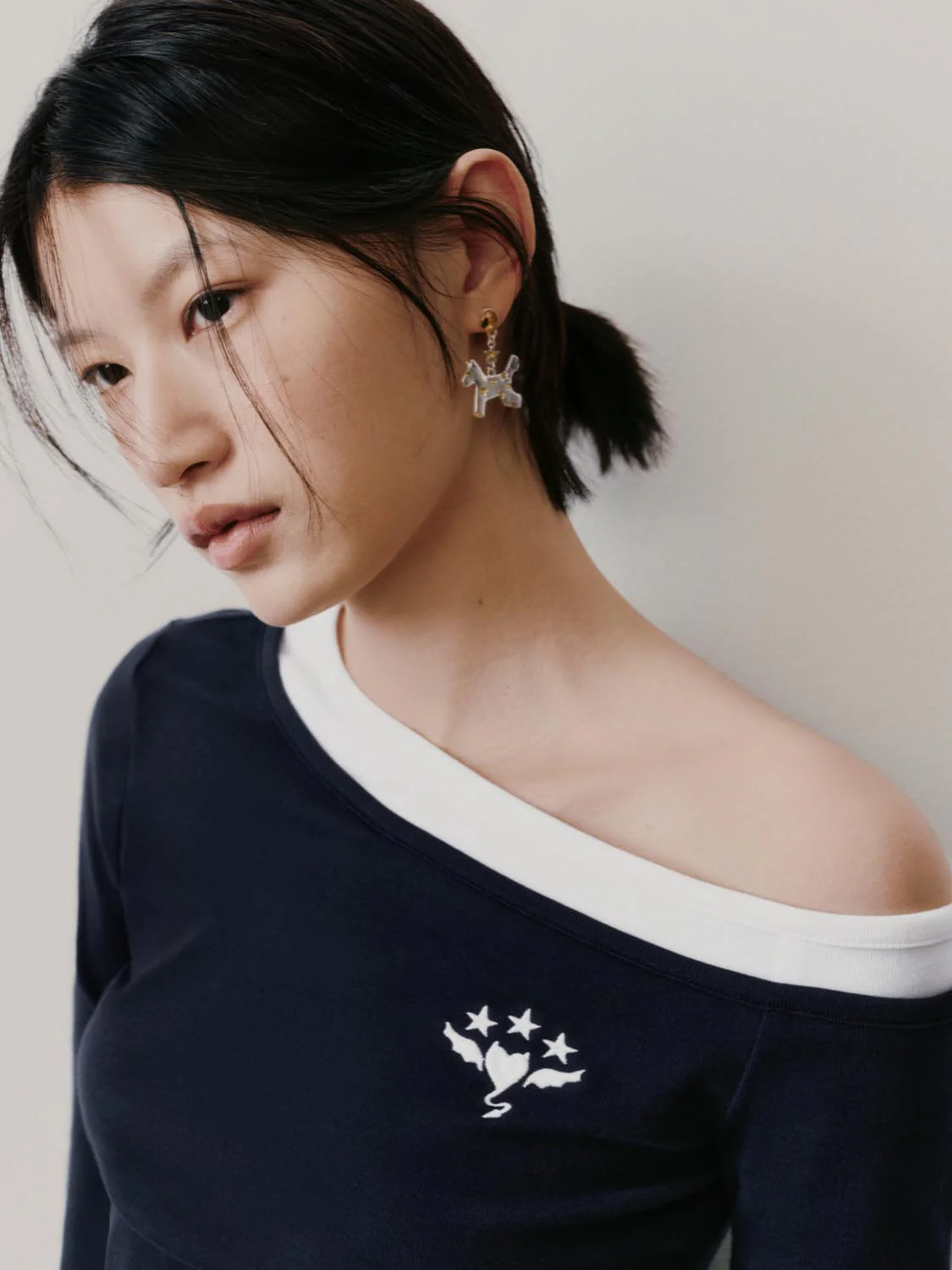 Contrast Trim One Shoulder Long Sleeve T-Shirts - Image 3