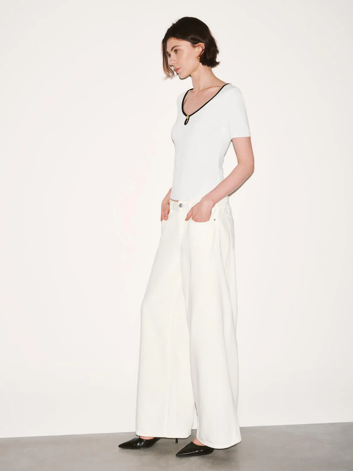 Contrast Trim Skinny-Fit T-Shirts - Image 5