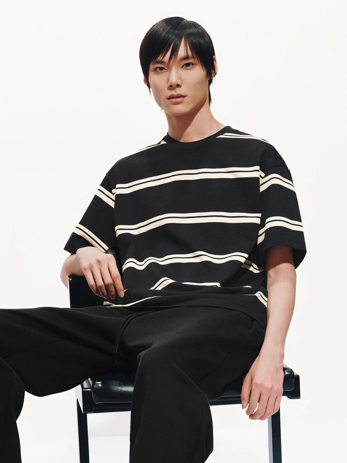 Crew Neck Contrast Striped T-Shirts - Image 7
