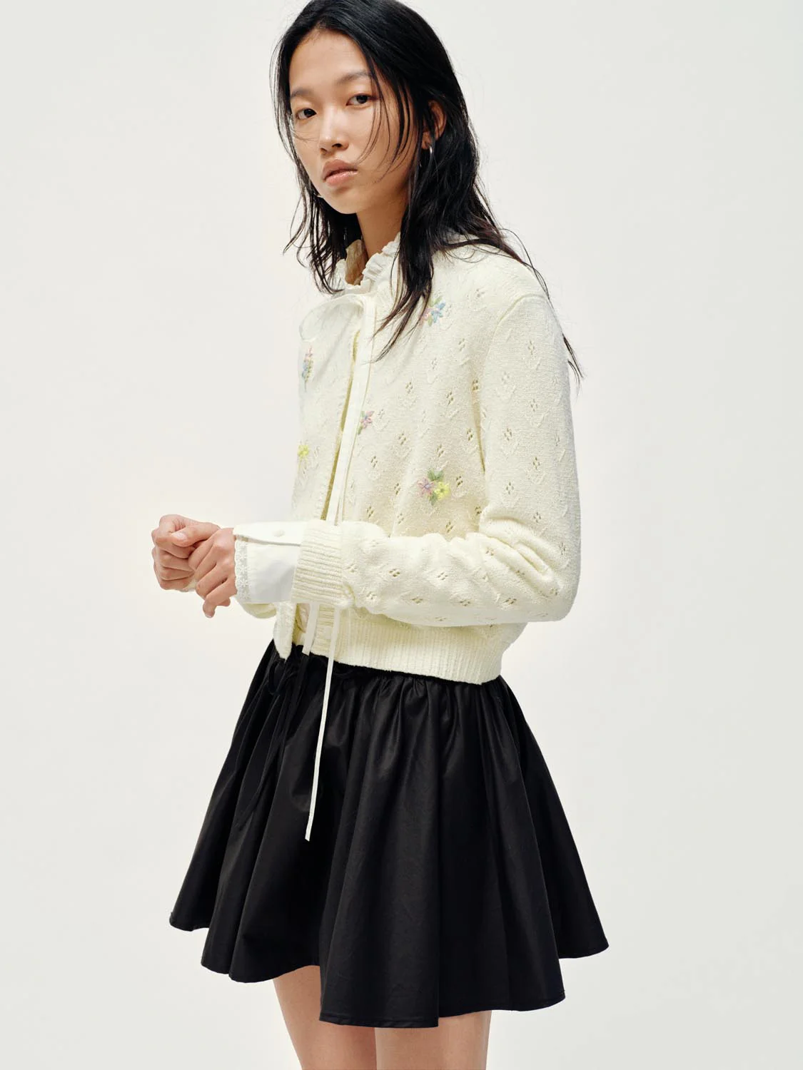 Crew Neck Embroidered Knitted Cardigans - Image 2