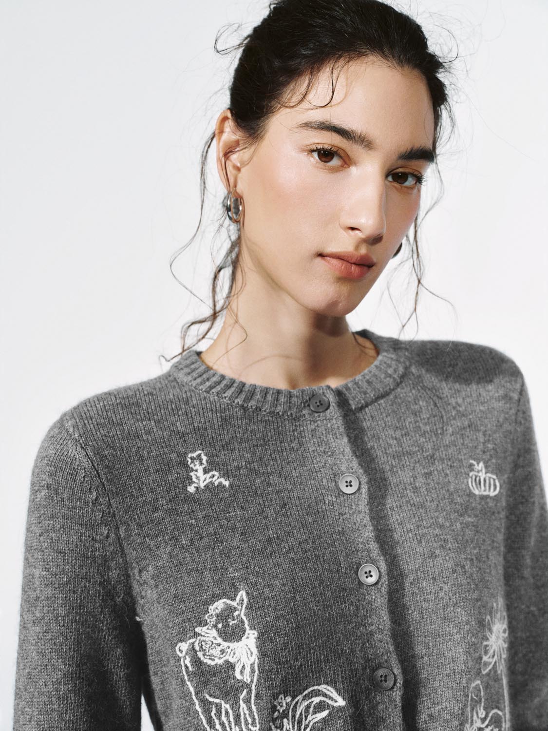 Crew Neck Intarsia Knitted Cardigans - Image 3