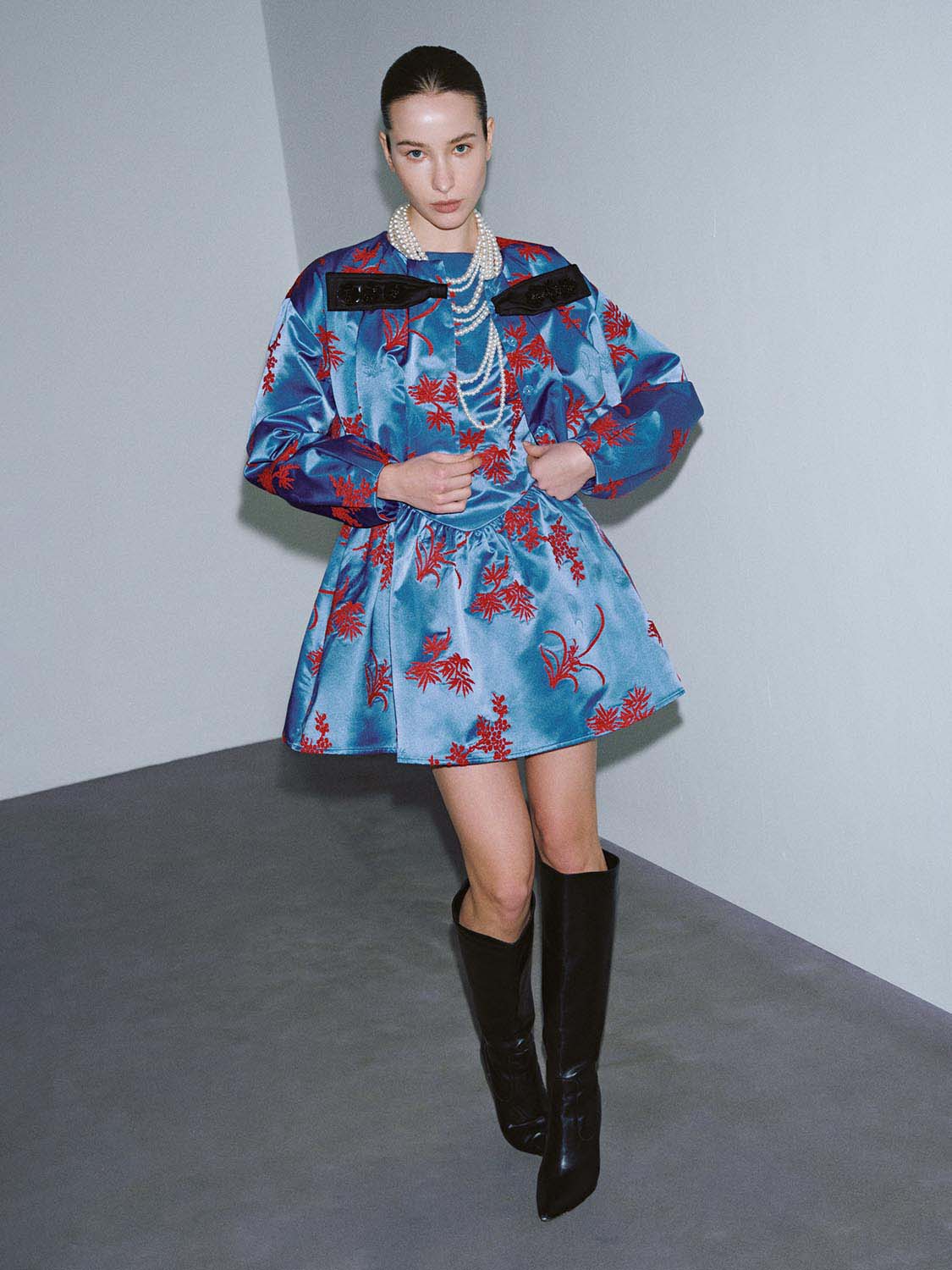 Crew Neck Pleated Embroidered Bow Detail Jackets - Image 5