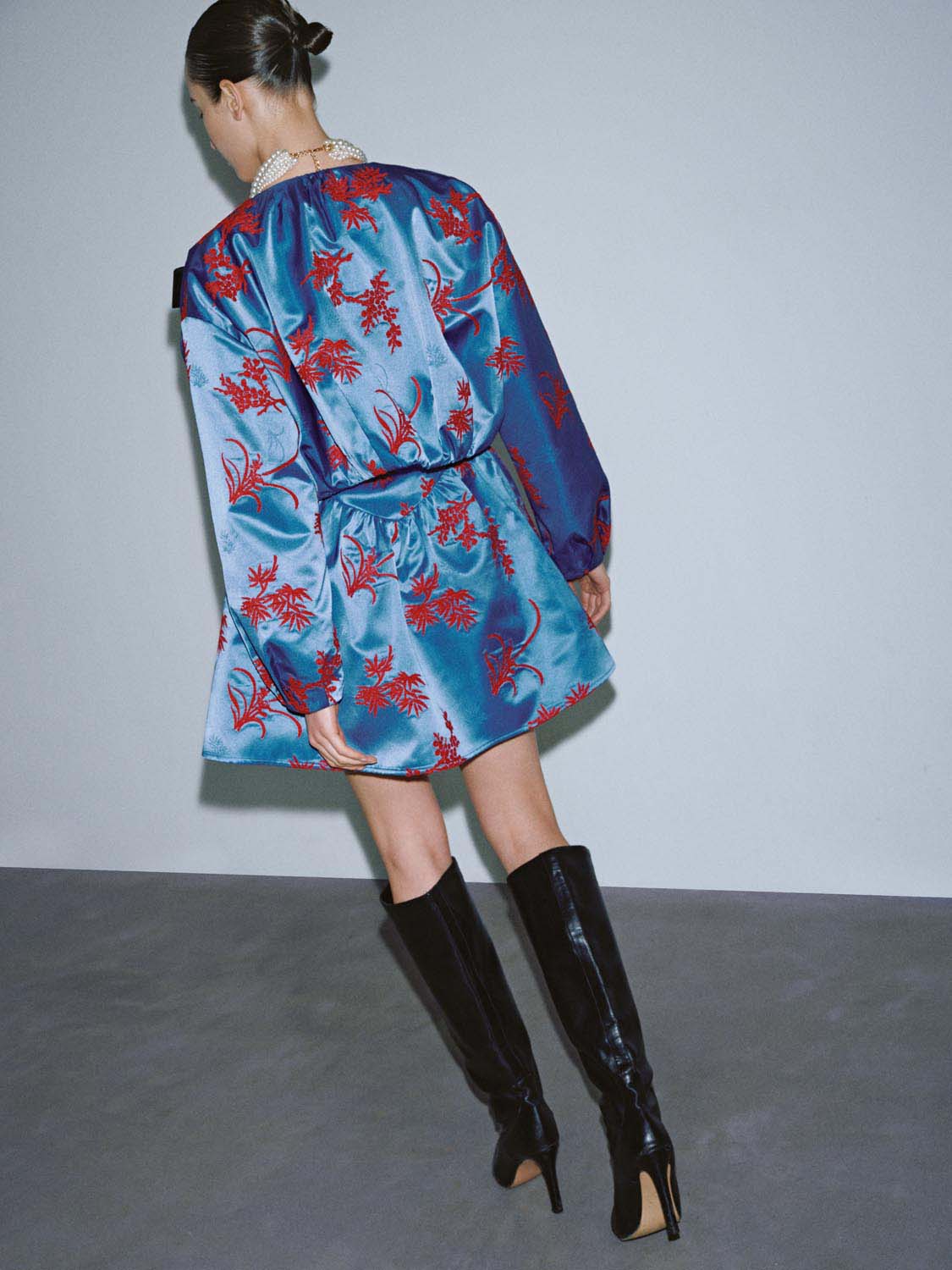 Crew Neck Pleated Embroidered Bow Detail Jackets - Image 6