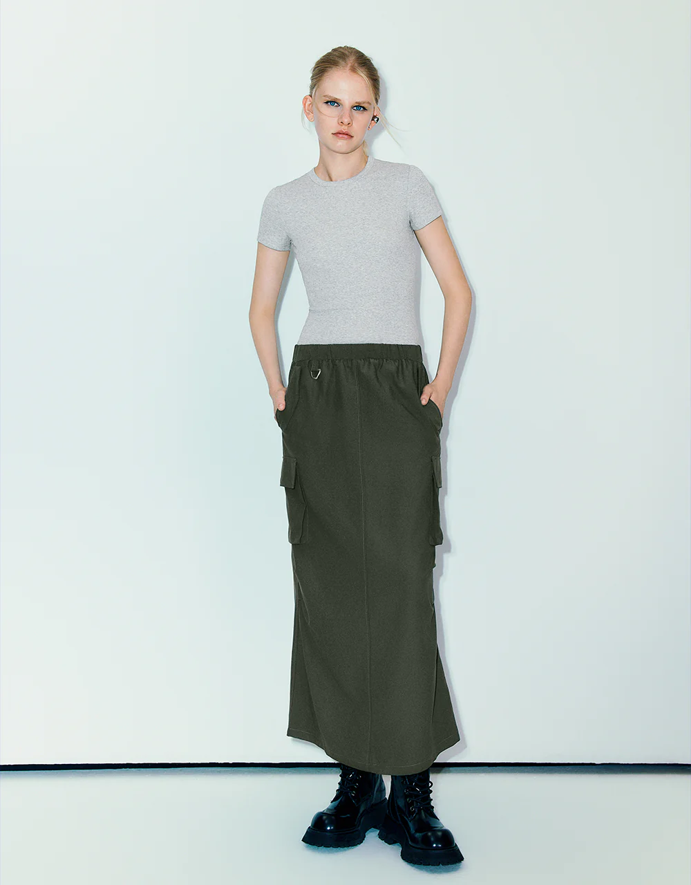 Crew Neck Skinny T-Shirt - Image 16