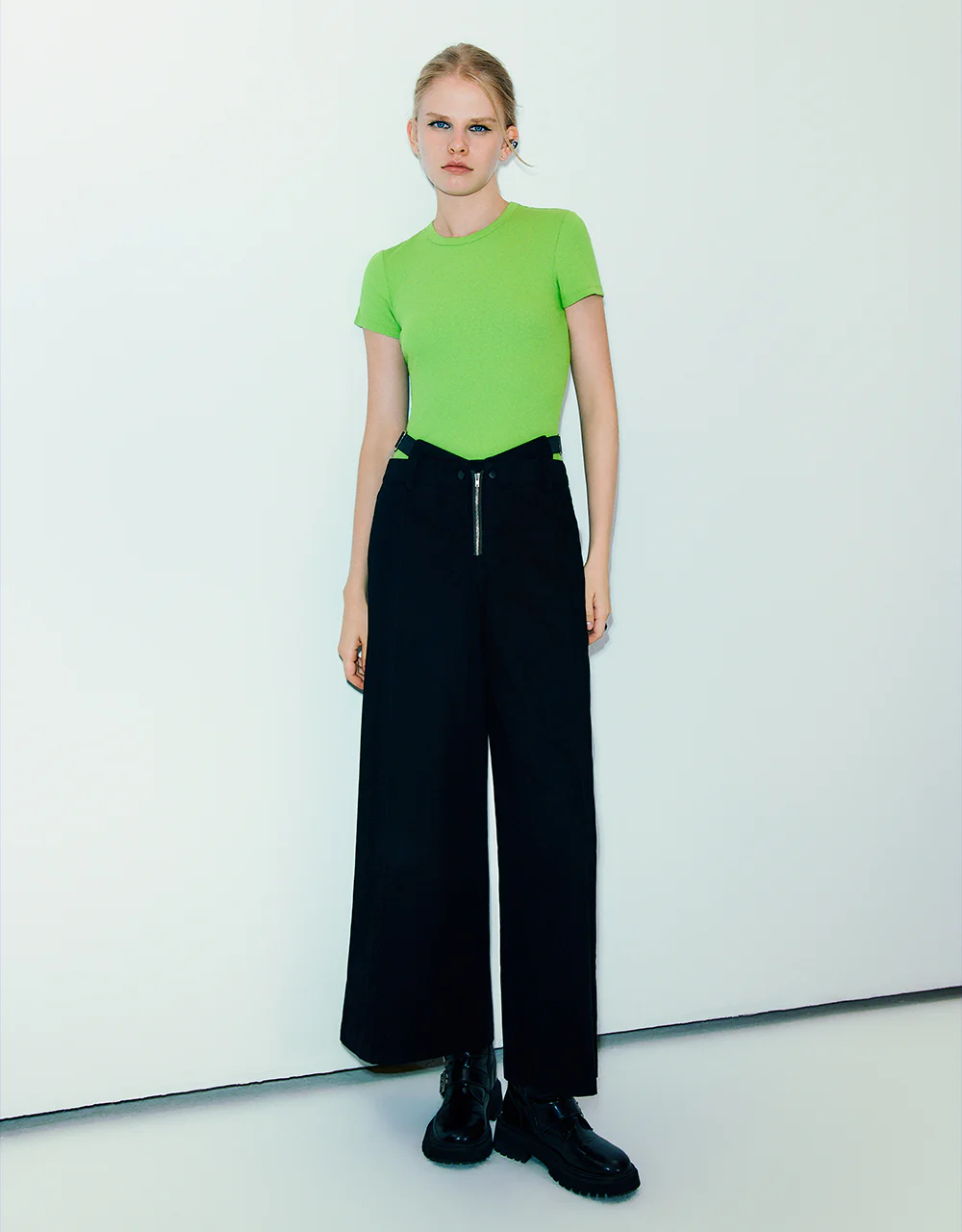 Crew Neck Skinny T-Shirt - Image 23