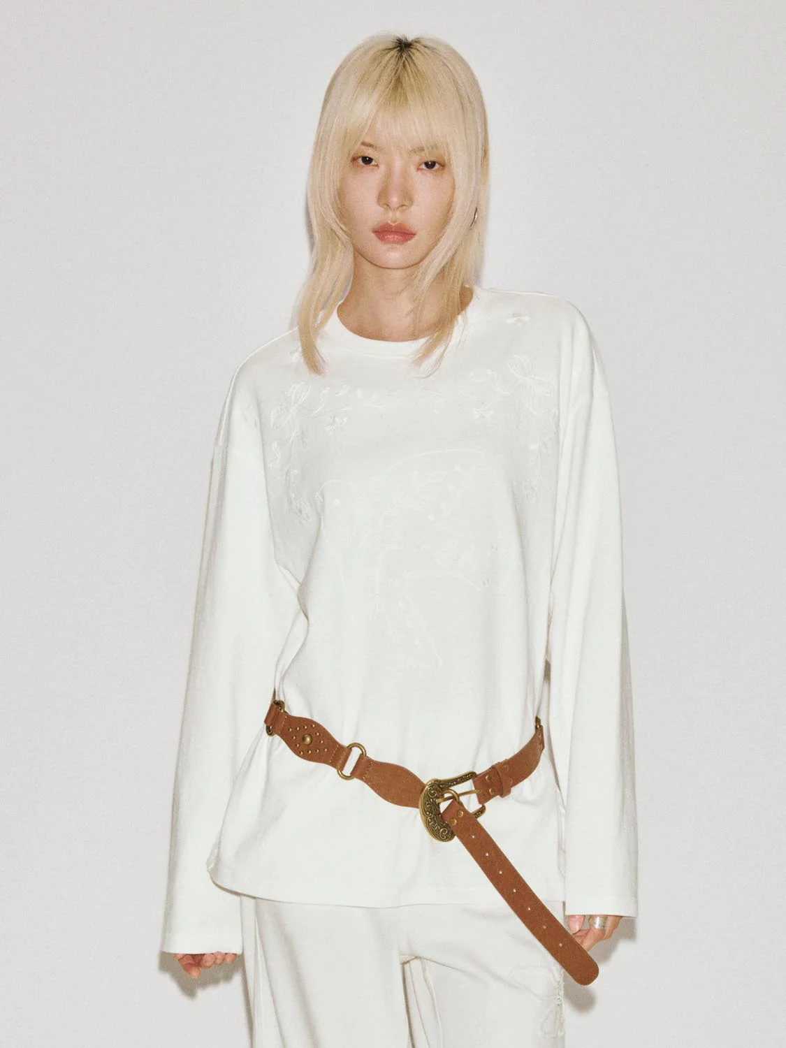 Embroidered Crew Neck Long Sleeve T-Shirts - Image 9