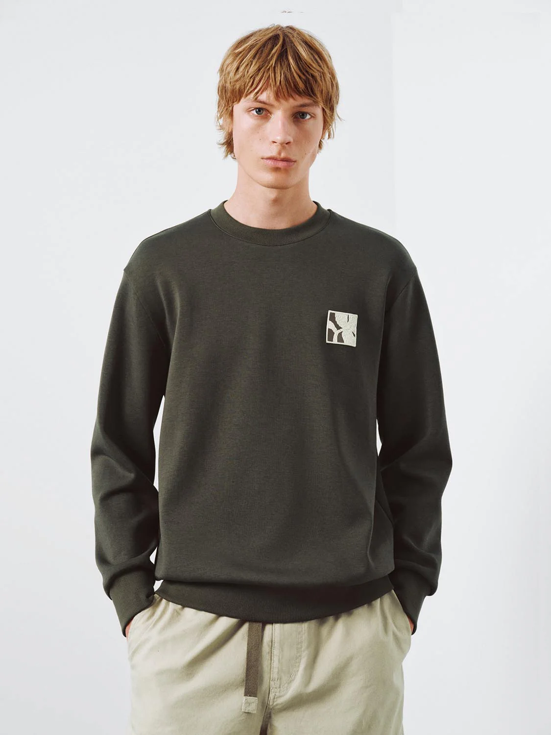 Embroidered Crew Neck Sweatshirts - Image 17
