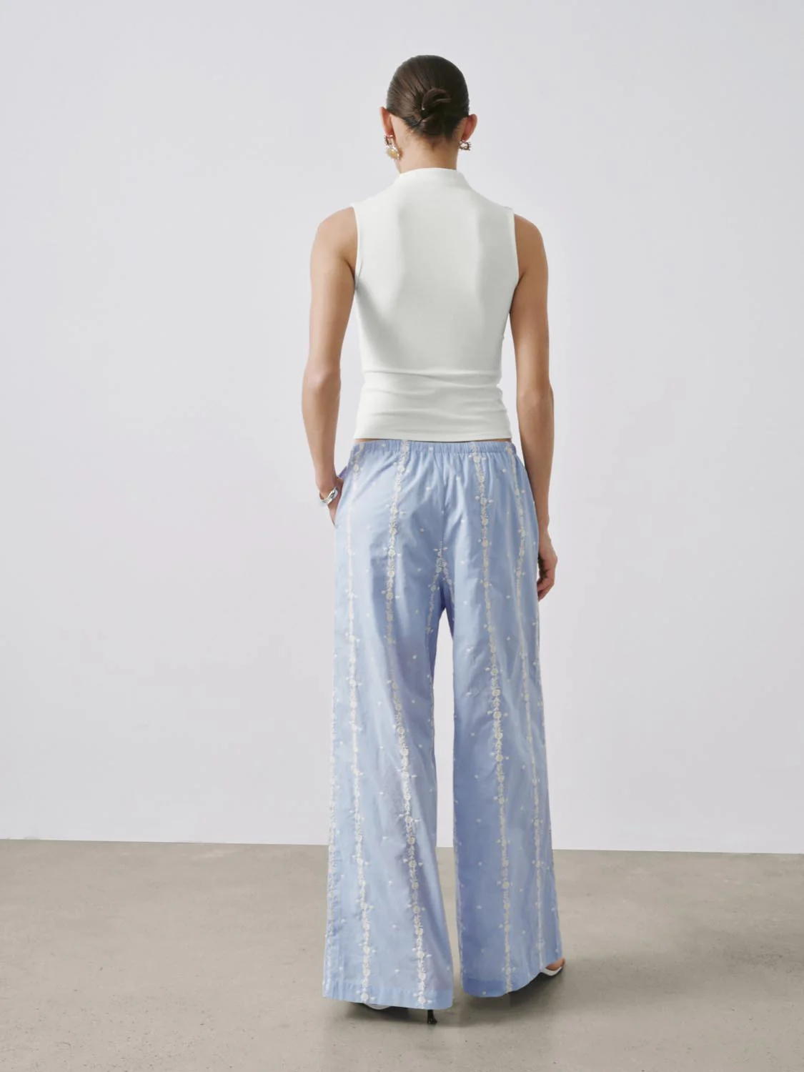 Floral Embroidered Drawstring Pull On Wide Leg Pants - Image 4
