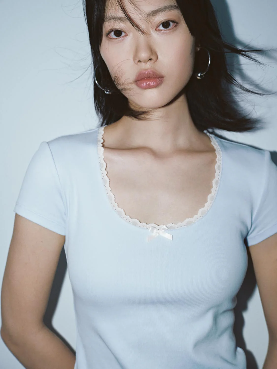 Lace Trim Bow Detail Scoop Neck Skinny-Fit T-Shirts - Image 11
