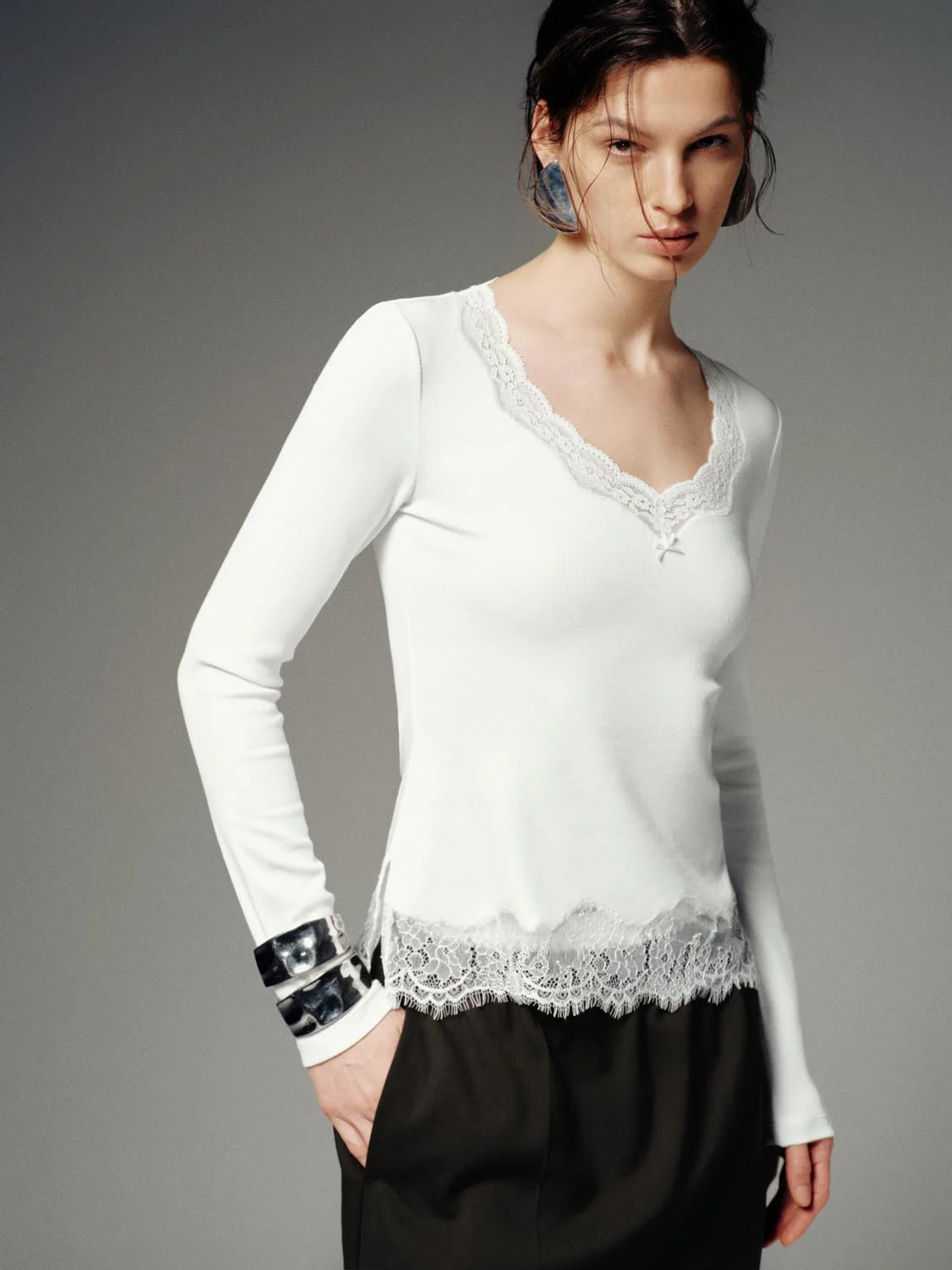 Lace Trim V-Neck Long Sleeve T-Shirts - Image 2