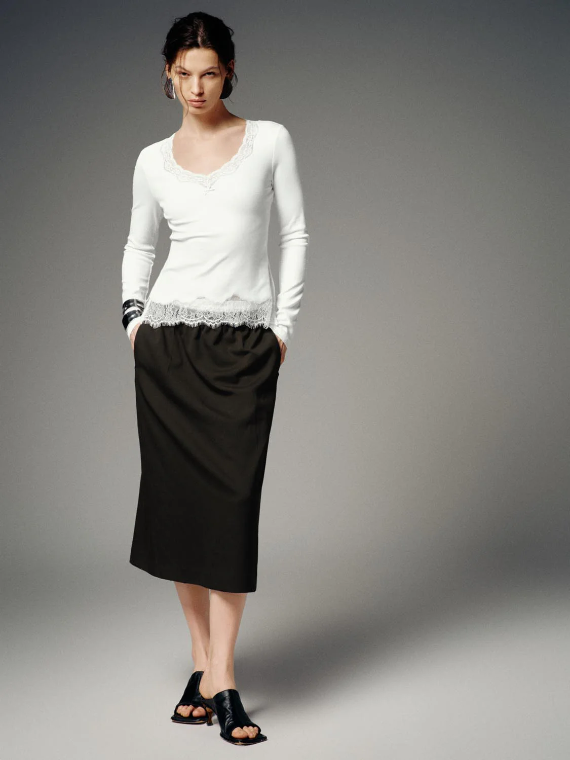 Lace Trim V-Neck Long Sleeve T-Shirts - Image 4