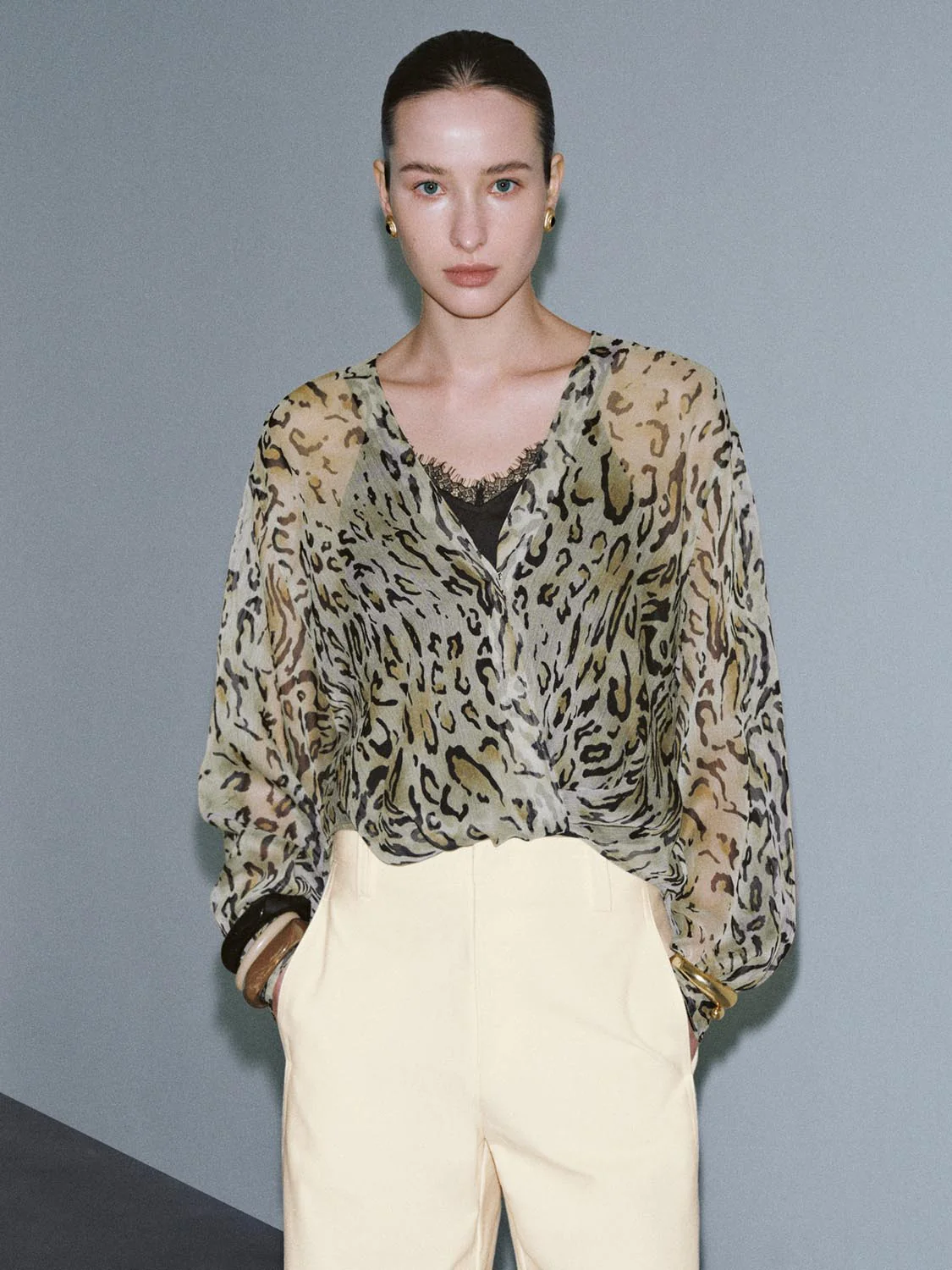 Leopard Print V-Neck Overhead Shirt - Image 9