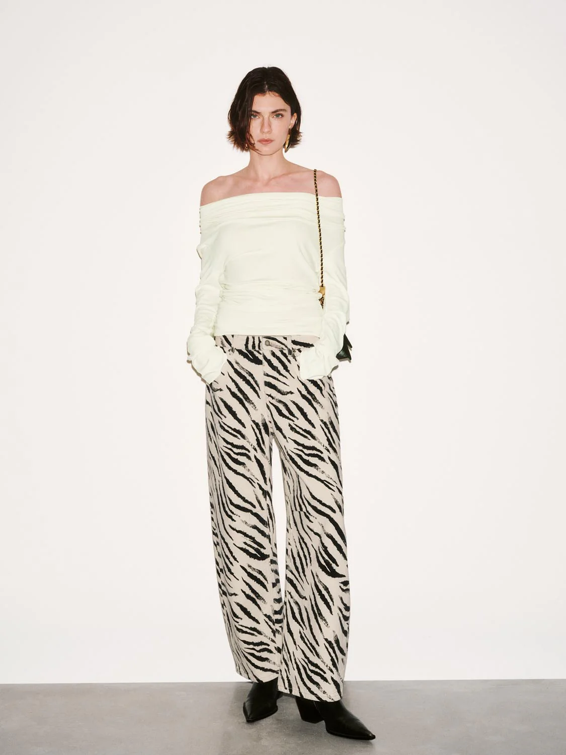 Mock Neck Ruched Long Sleeve T-Shirts - Image 5