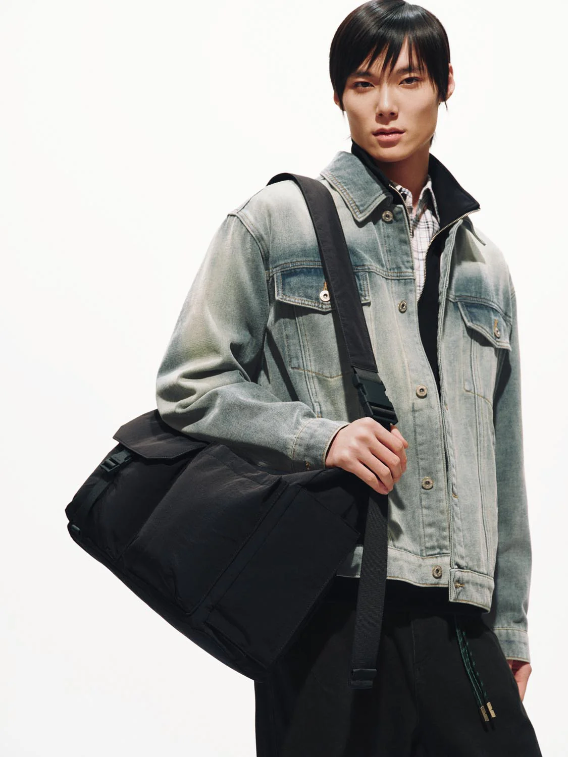 Multi-Pocket Buckle Detail Oversize Crossbody Bags - Image 8