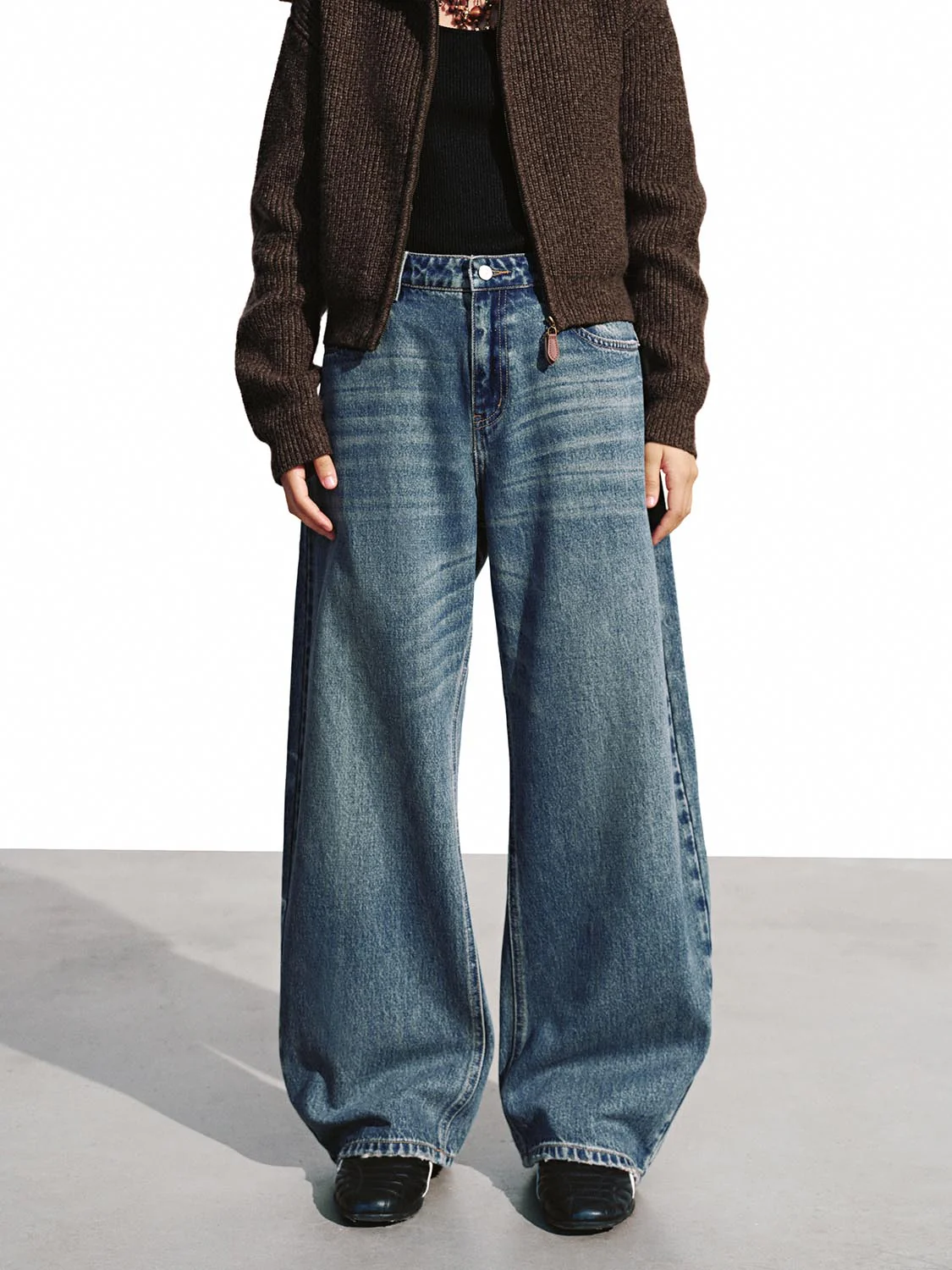 Oversized Barrel Leg Jeans - Image 9