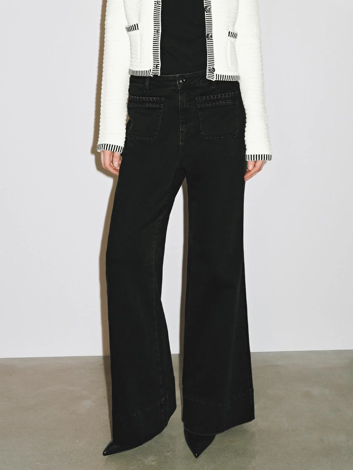 Patch Pockets Flare Leg Jeans
