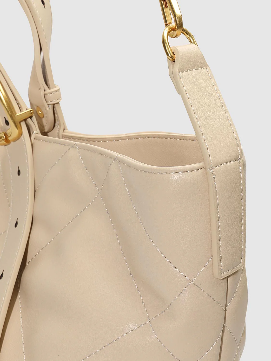 Quilted Buckled Detail Shoulder Bag - Image 12