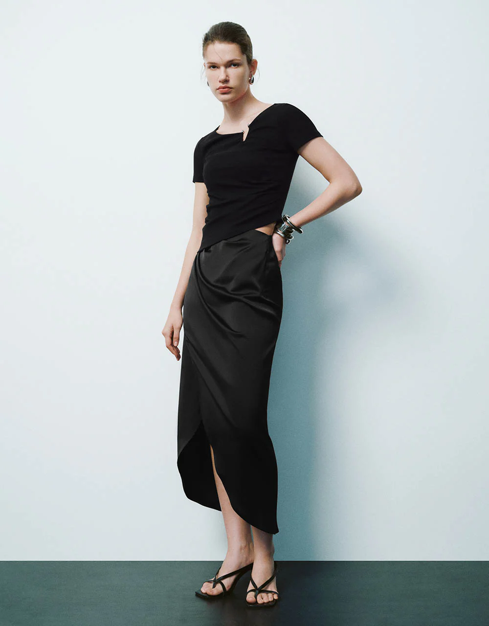 Ruched Midi Straight Skirt - Image 23
