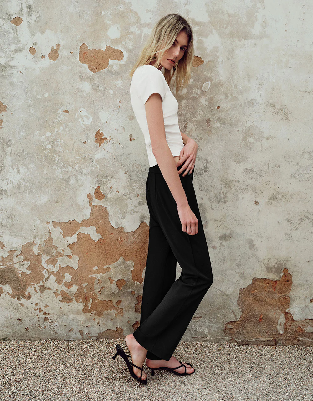 Ruched Square-cut Collar T-Shirt - Image 23