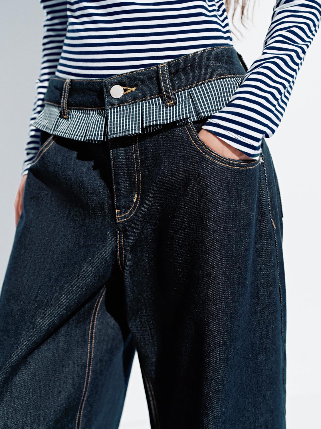 Ruffle Trim Barrel Leg Jeans - Image 5