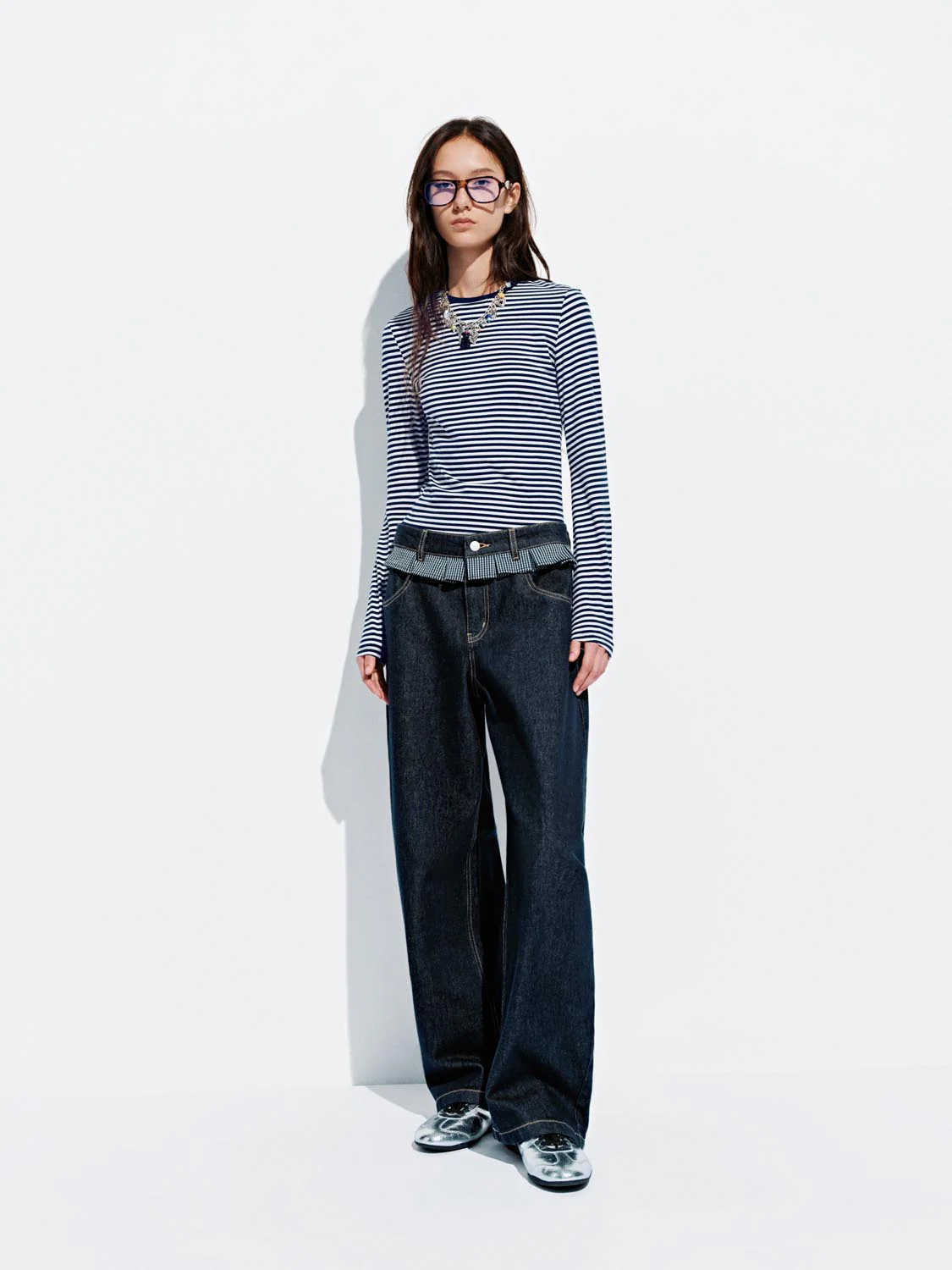 Ruffle Trim Barrel Leg Jeans - Image 7
