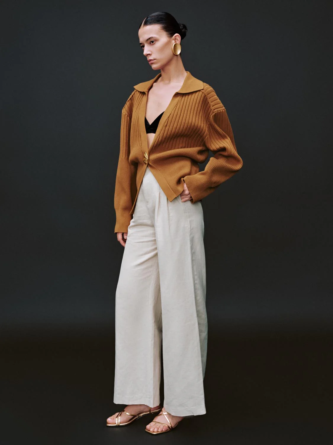 Single Button Collared Knitted Cardigans - Image 12