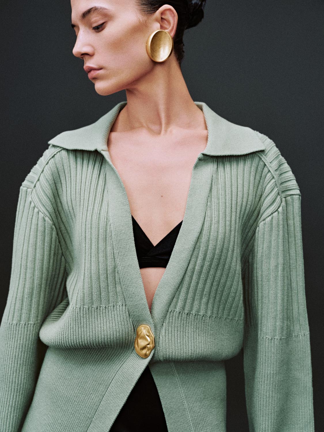 Single Button Collared Knitted Cardigans - Image 17