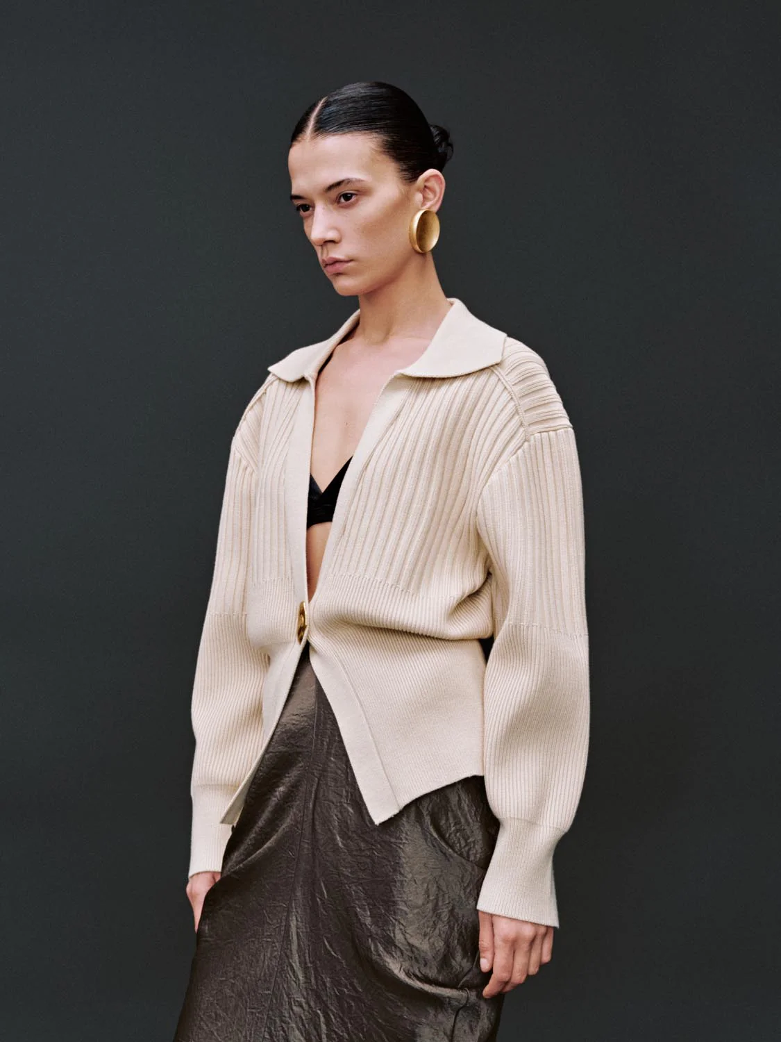 Single Button Collared Knitted Cardigans - Image 23