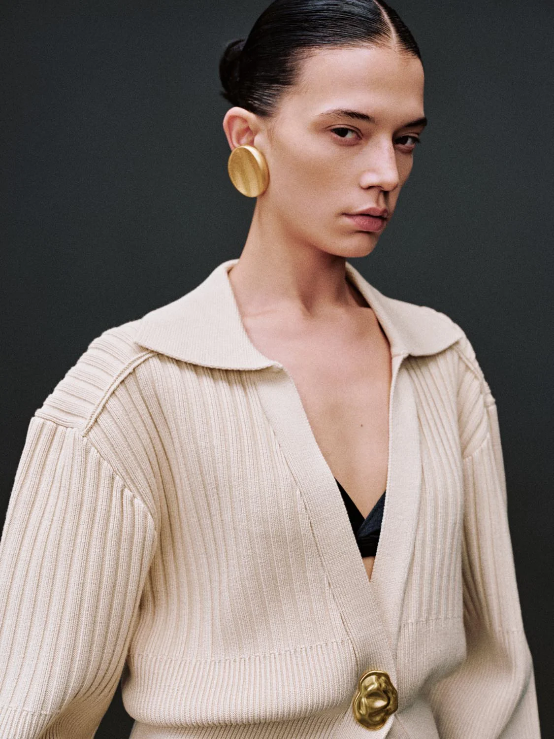 Single Button Collared Knitted Cardigans - Image 24
