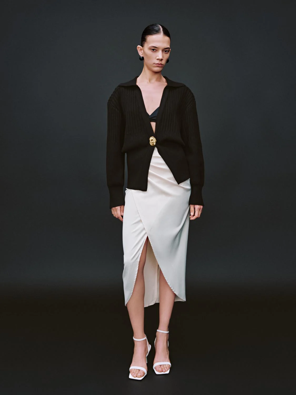 Single Button Collared Knitted Cardigans - Image 39