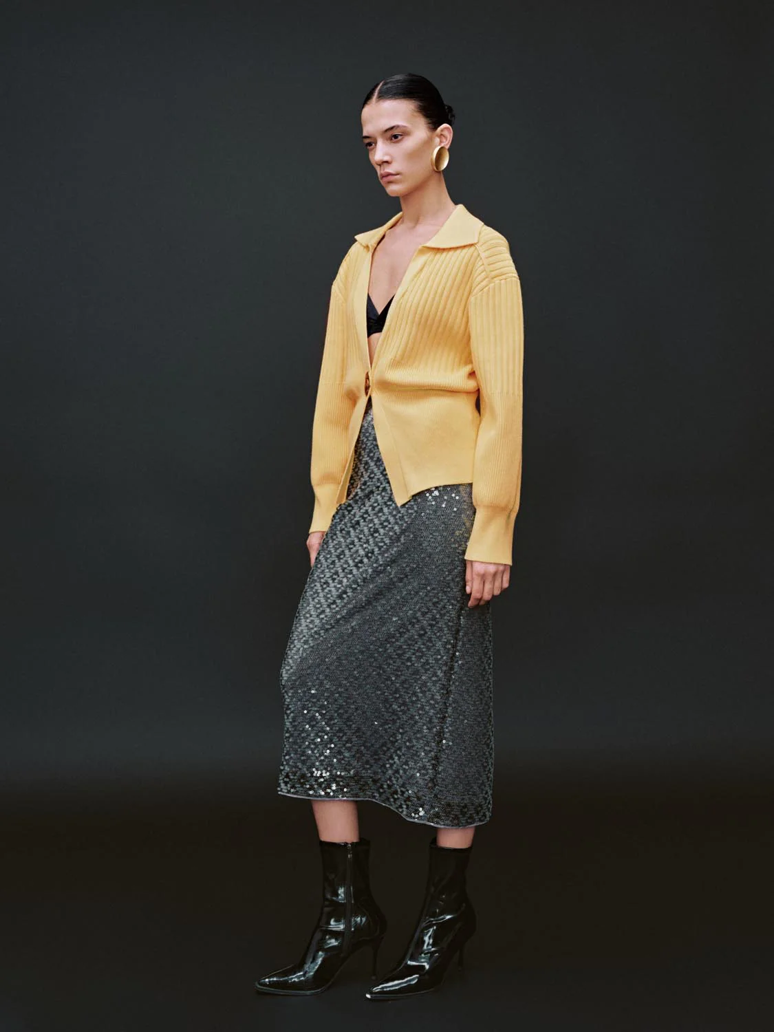Single Button Collared Knitted Cardigans - Image 47