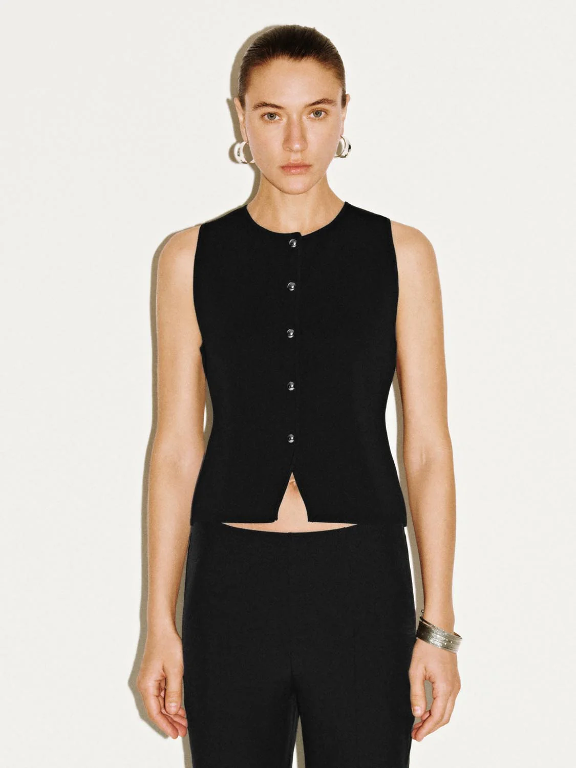 Sleeveless Knitted Cardigans - Image 17