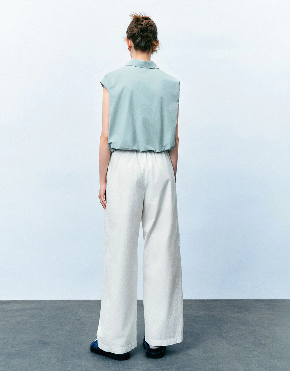Sleeveless Loose Shirt - Image 6
