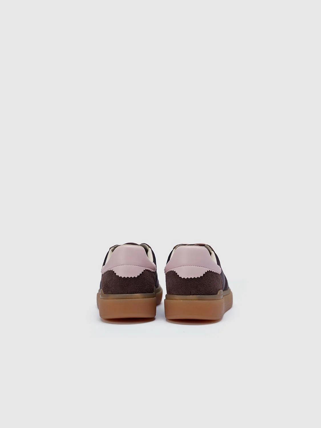 Sneakers - Image 3