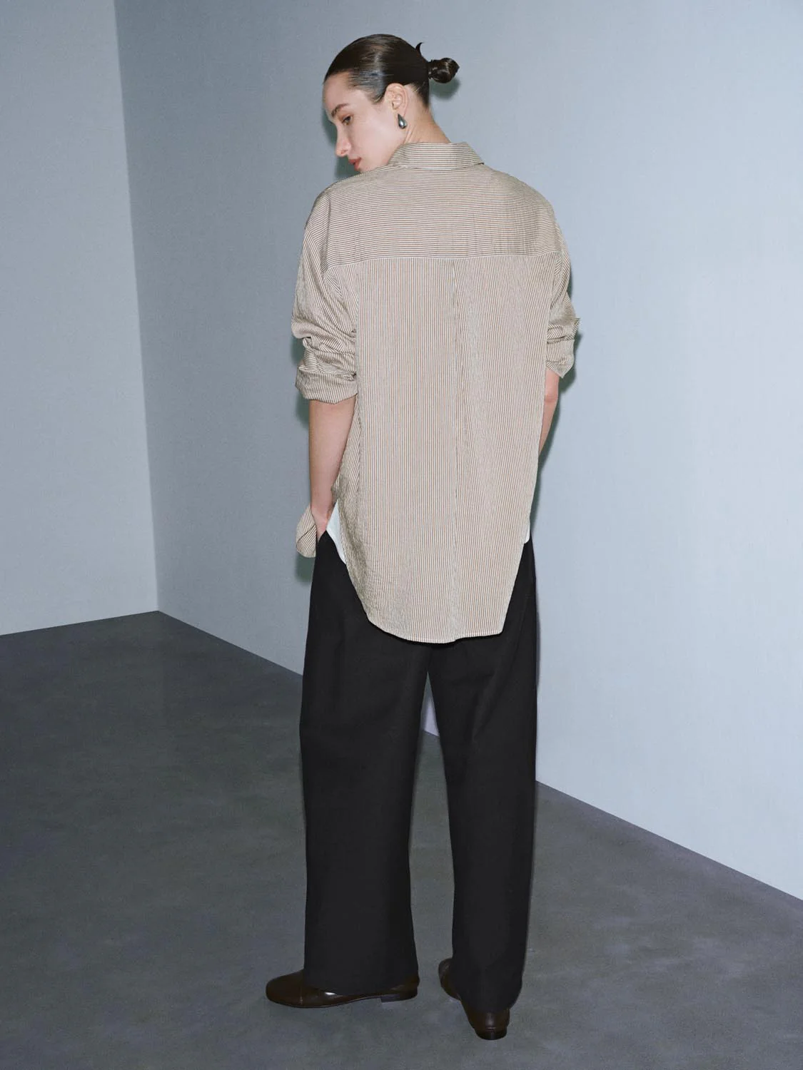 Solid Barrel Leg Pants - Image 4