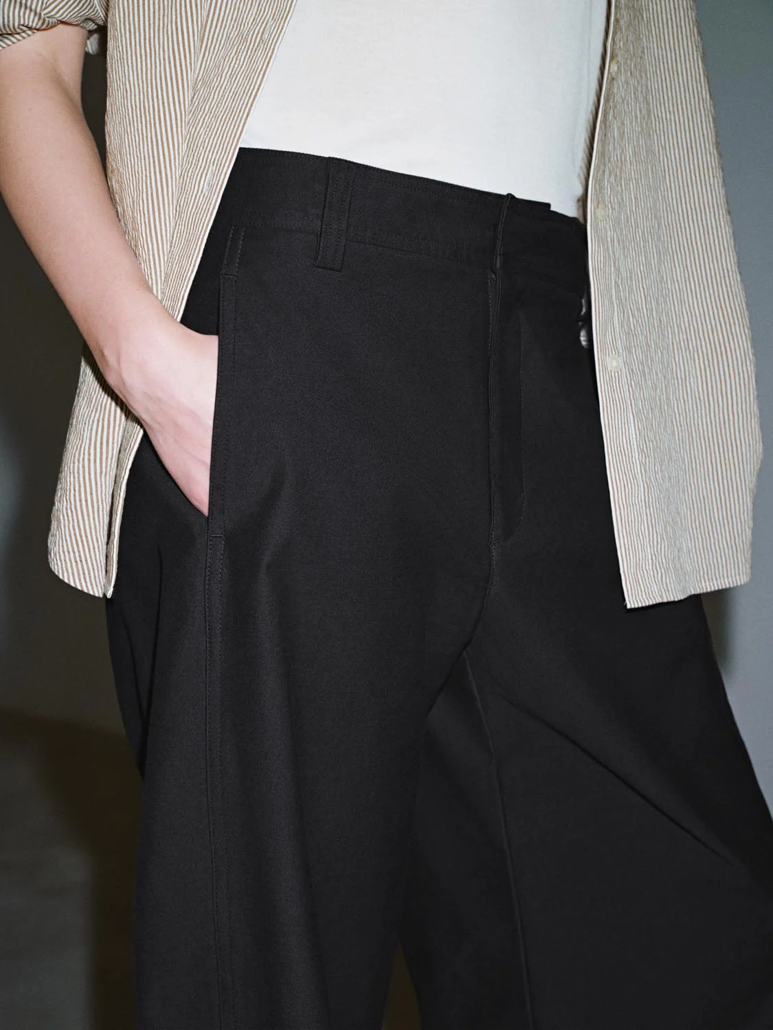 Solid Barrel Leg Pants - Image 5