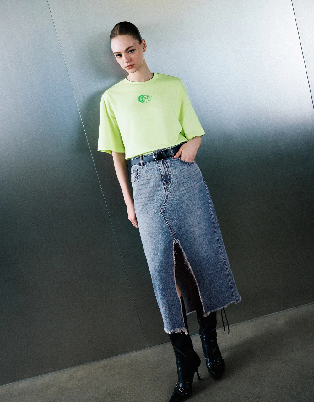 Split Raw Hem Straight Denim Skirt - Image 8
