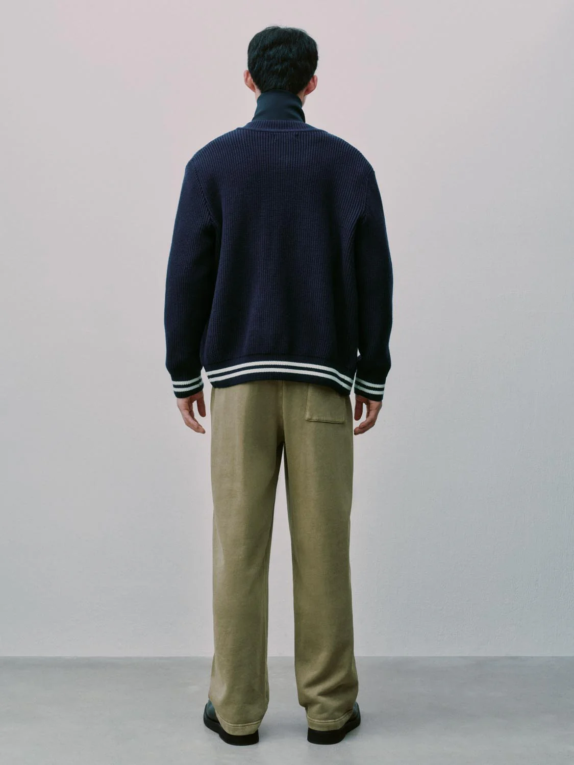 Striped Trim Crew Neck Knitted Cardigan - Image 6