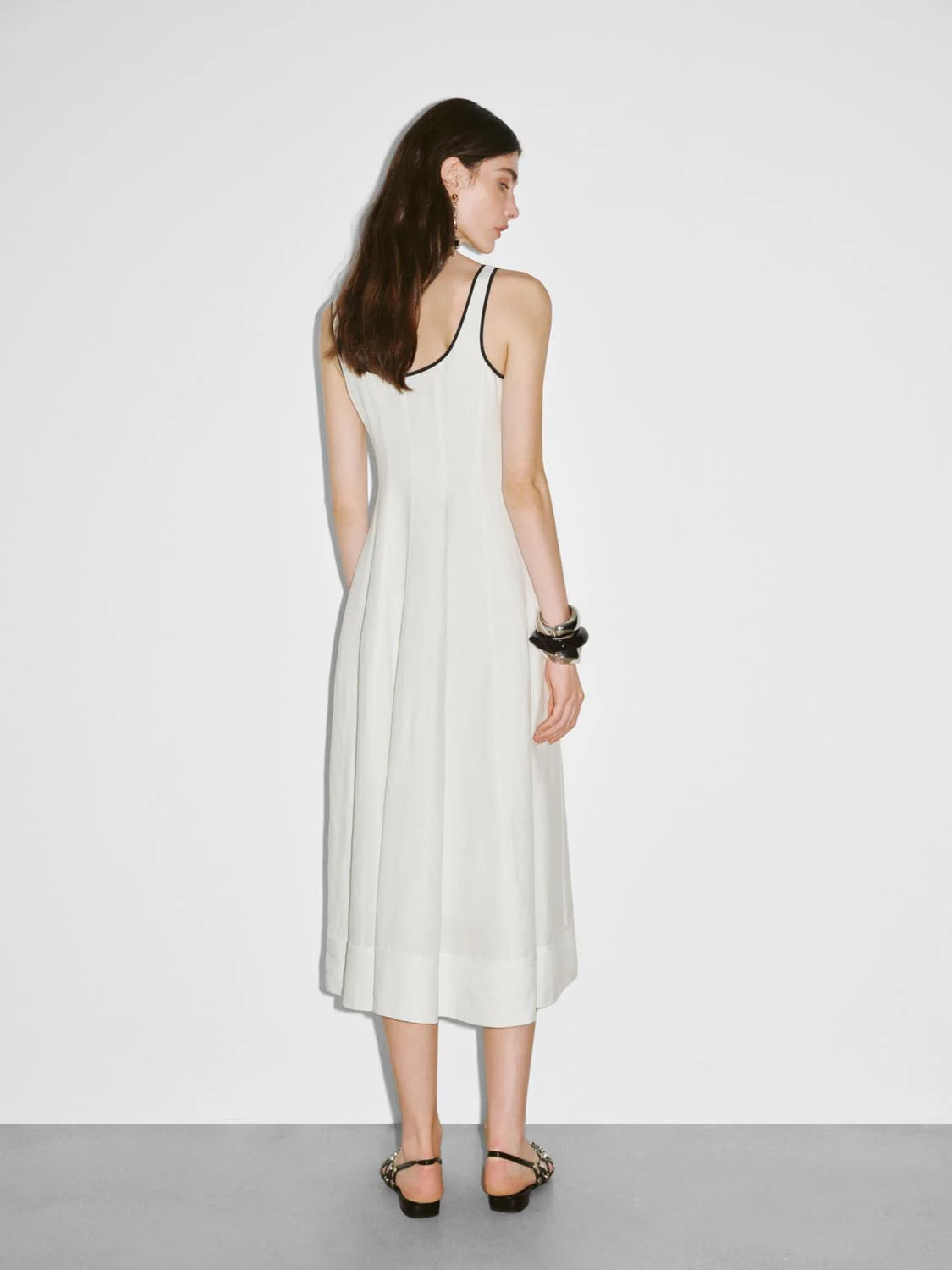 U-Neck Contrast Trim Seamed Sleeveless A-Line Midi Dresses - Image 6