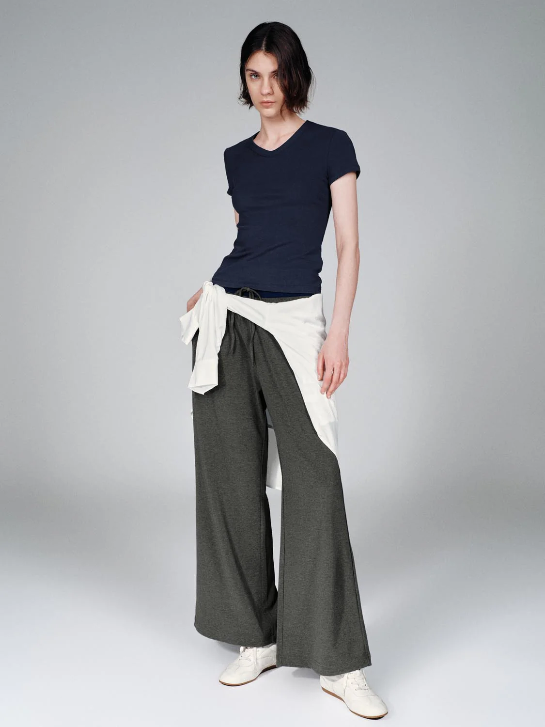 V-Neck Cropped Skinny Fit T-Shirts - Image 12