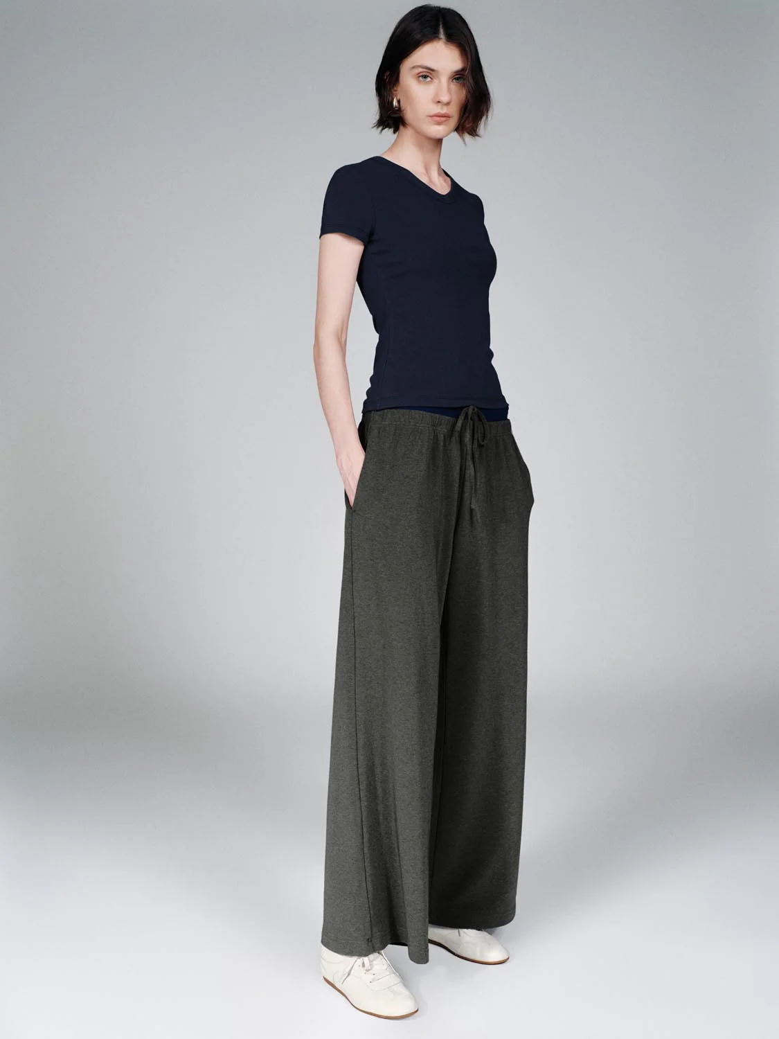 V-Neck Cropped Skinny Fit T-Shirts - Image 13